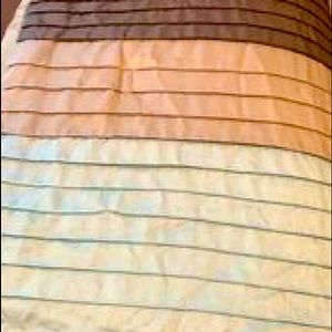 Queen Comforter and Matching Decorative Pillow